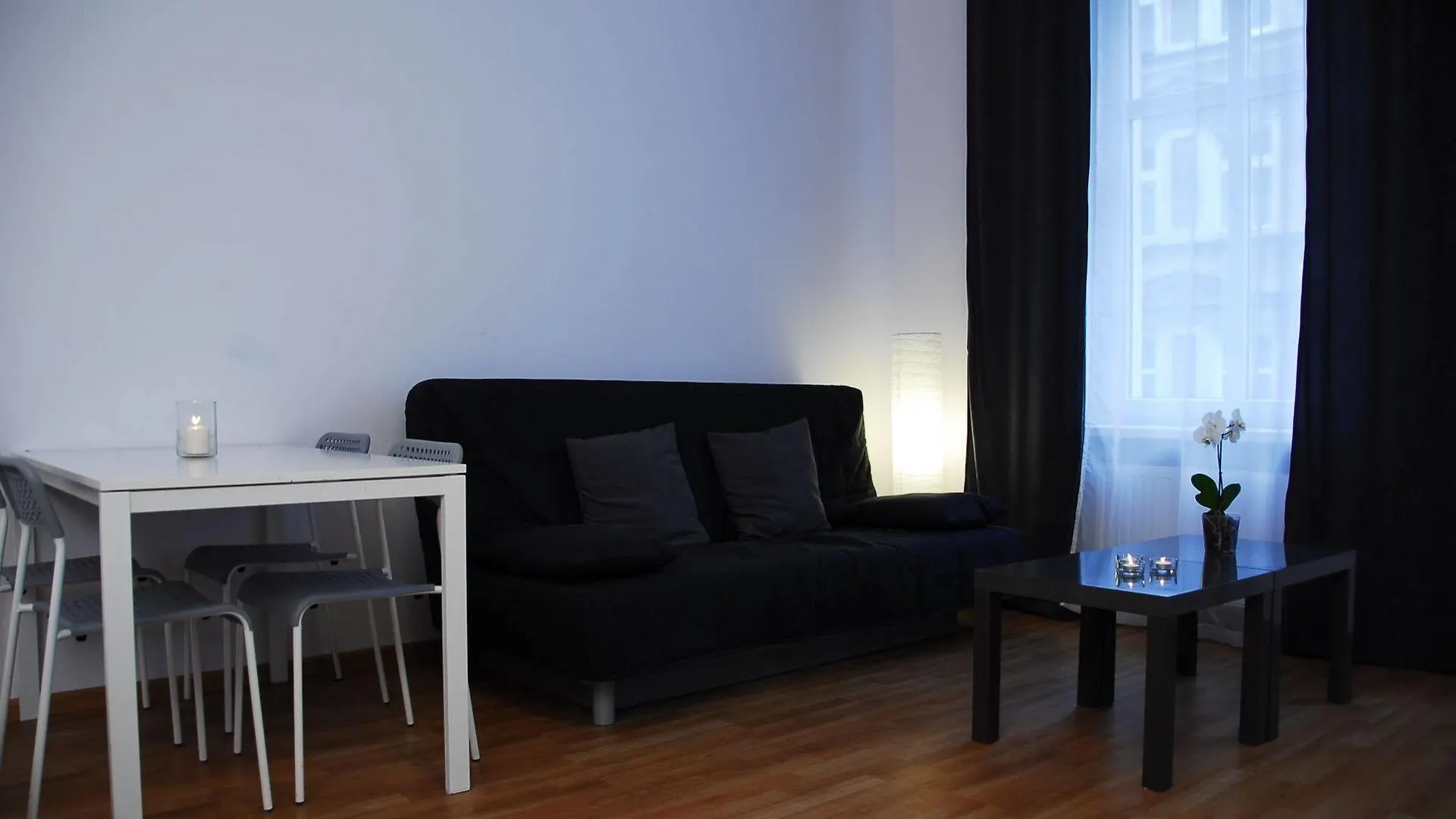فندق Apartamenty Stockholm بوزنان