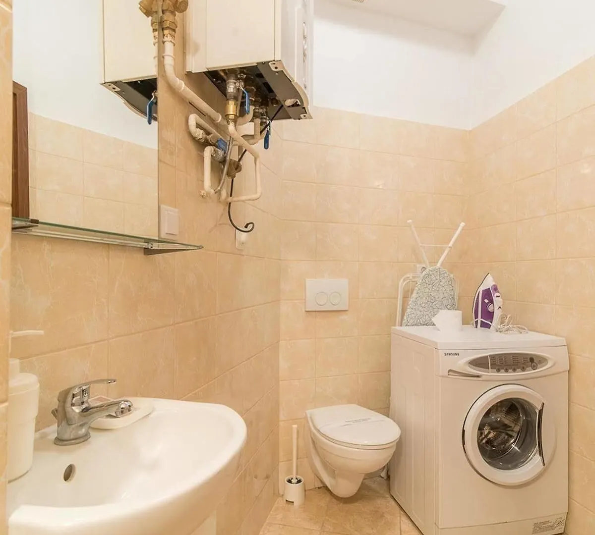 Apartamenty Stockholm بوزنان 4*,